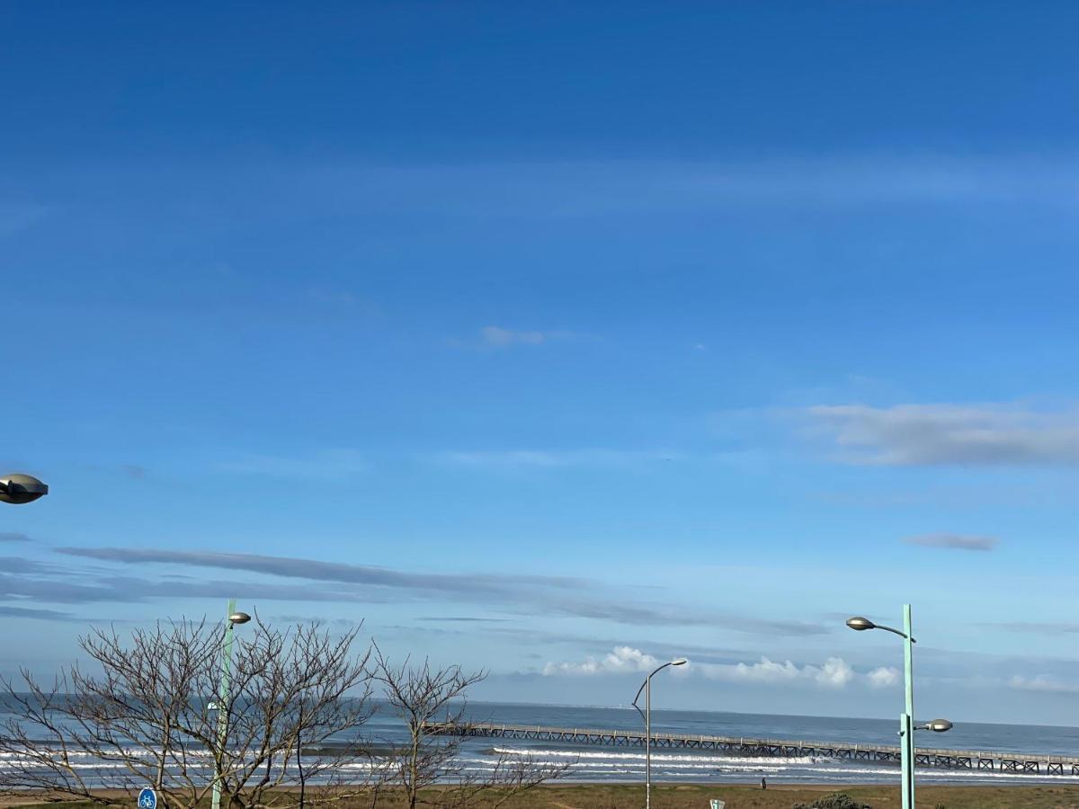 Appartement T2 Vue Mer Les Pieds Dans L'Eau Avec Parking Prive Сен-Жан-де-Мон Екстериор снимка